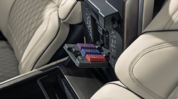Digital Scent cartridges are shown in the diffuser located in the center arm rest. | Klaben Lincoln of Warren in Warren OH