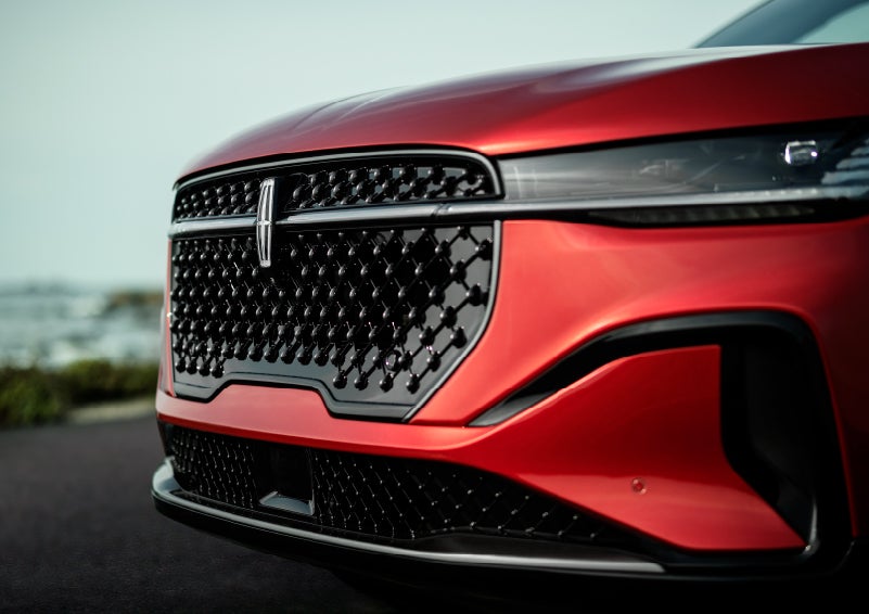 The sleek grille of a 2024 Lincoln Nautilus® SUV with the available Jet Appearance Package makes a bold statement. | Klaben Lincoln of Warren in Warren OH